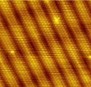 180px-atomic-resolution-au1001