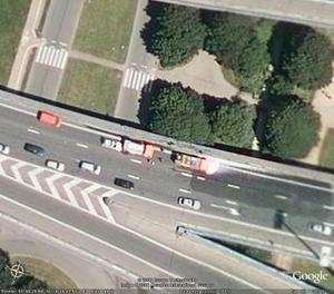 google-earth-car-crash google-earth-car-crash